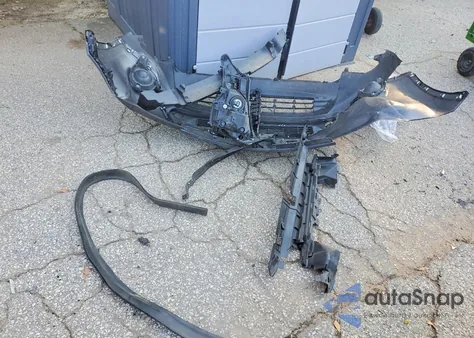 2015 Toyota Rav4 Le z USA, uszkodzony, nr VIN JTMZFREV7FJ055062